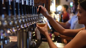 Cijene alkohola u Kataru su nestvarne: Navijače će zaboliti glava kada vide koliko košta čaša piva