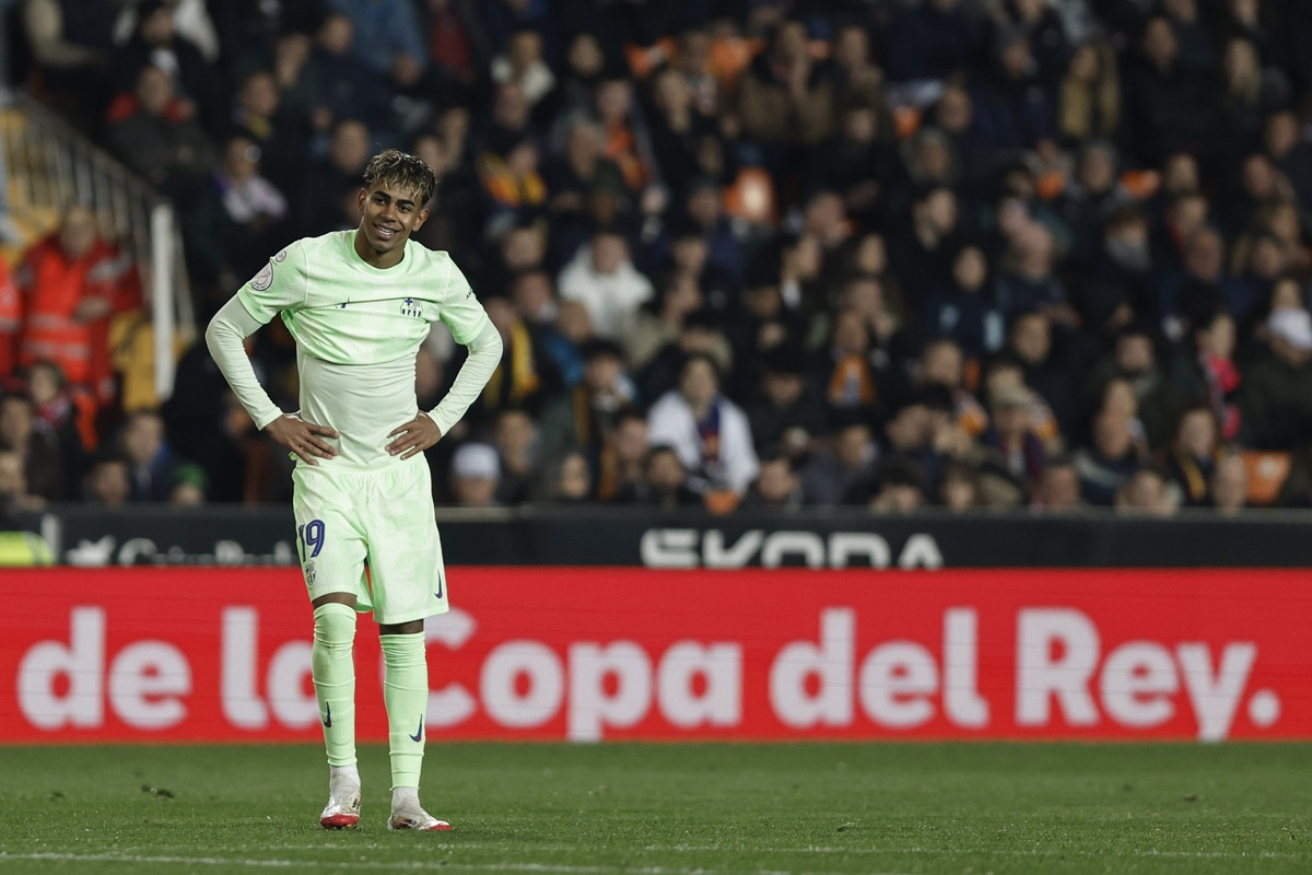 Lamine Yamal srušio rekord Messija i Ronalda, ali bi taj rekord mogao biti koban za Barcelonu? Lamine Yamal srušio rekord Messija i Ronalda, ali bi taj rekord mogao biti koban za Barcelonu?