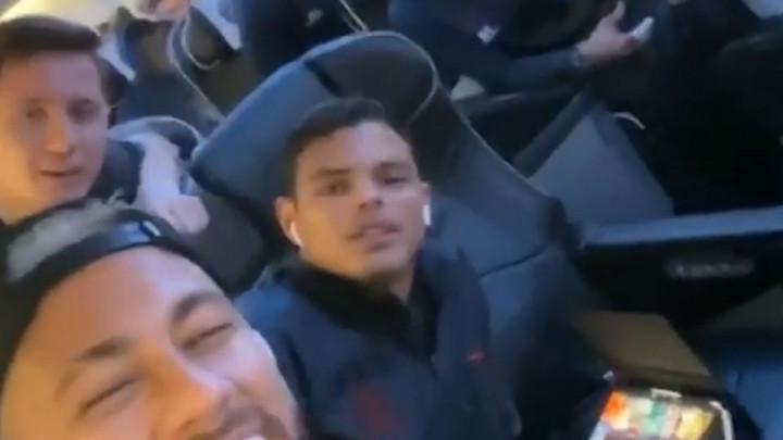 Neymar nasamario saigrače prilikom pravljena selfija, oni popadali od smijeha
