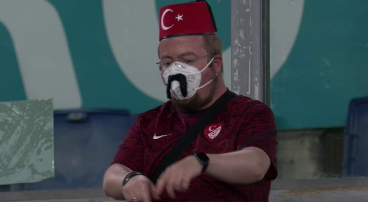 Turski navijač je apsolutni hit u Rimu