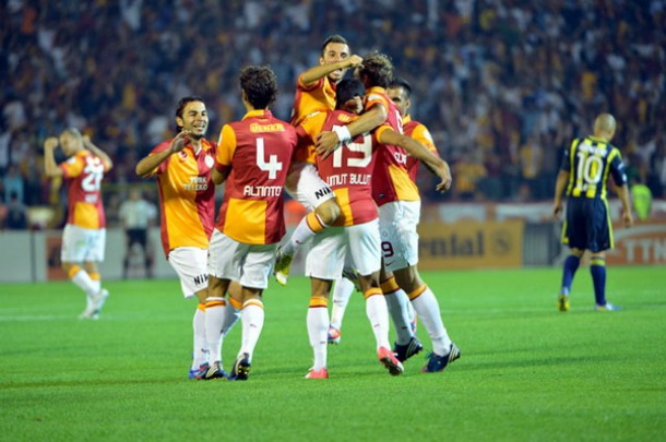 Sneijder pogodio, Galata korak bliže tituli