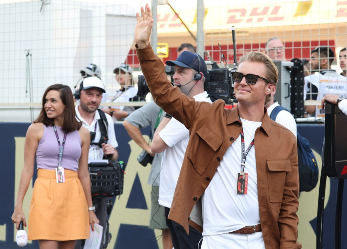 Rosberg ponovno 'bocnuo' Hamiltona: "Leclerc će biti brži od njeg" Rosberg ponovno 'bocnuo' Hamiltona: "Leclerc će biti brži od njeg"