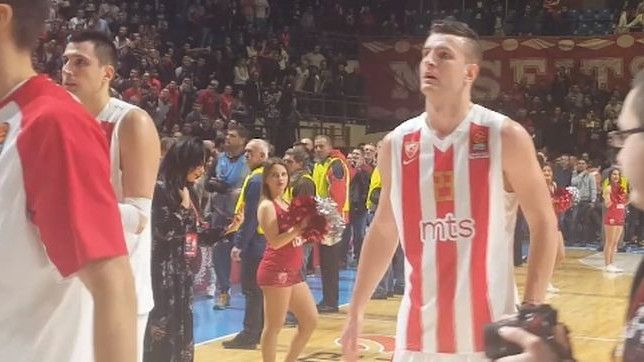 Delije skandirale protiv Omića, normalni navijači i igrači stali u njegovu odbranu