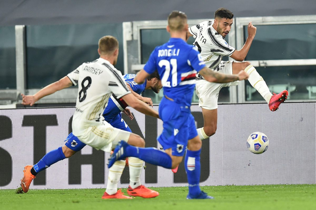 Fudbaler Juventusa krio od roditelja da igra za prvi tim Stare dame Fudbaler Juventusa krio od roditelja da igra za prvi tim Stare dame