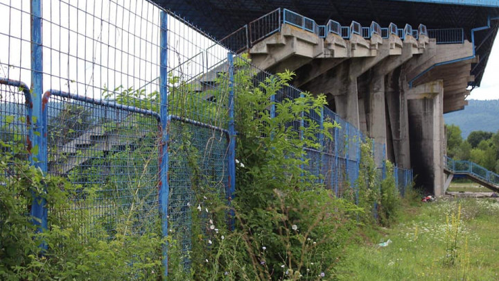 Tužne slike iz Bugojna: Iskra se gasi, stadion u očajnom stanju