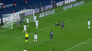 Dok zvijezde spavaju, PSG spašavaju defanzivci