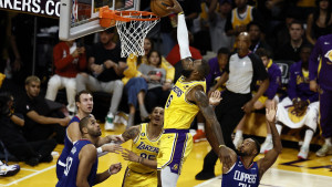 Fenomenalna noć LeBrona Jamesa u nevjerovatnoj pobjedi LA Lakersa 
