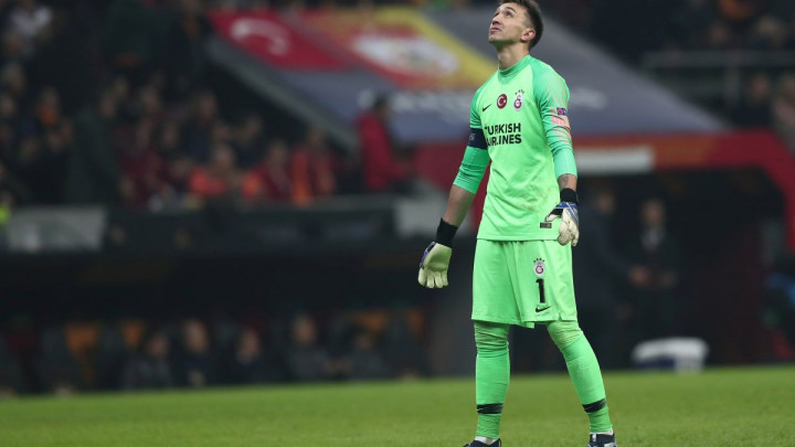 Muslera doživio stravičnu povredu, a Asmir Begović oduševio svojom porukom na Instagramu