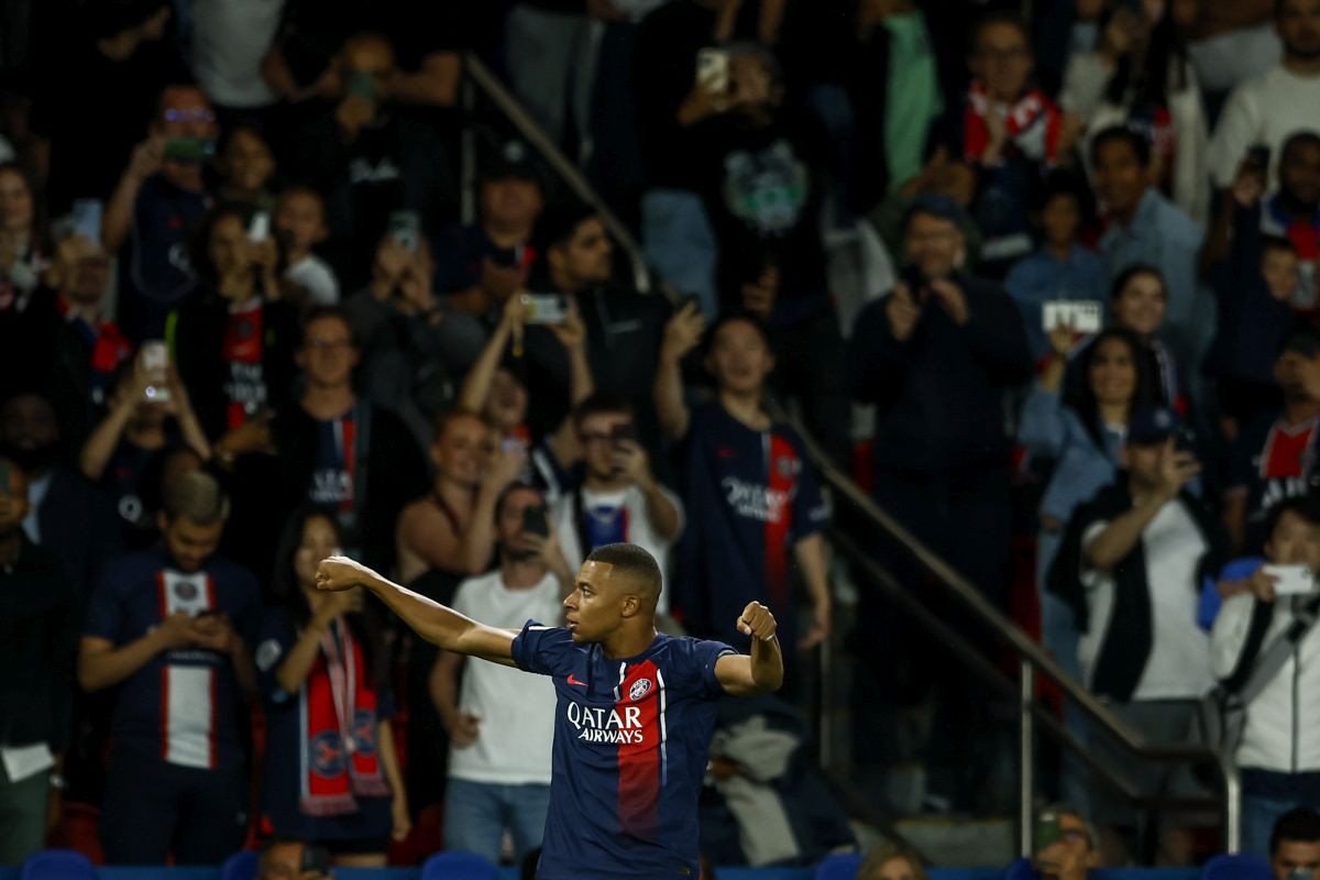 Navijači PSG-a gube kompas: Ovako su večeras dočekali Mbappea, imali su posebnu poruku za Neymara