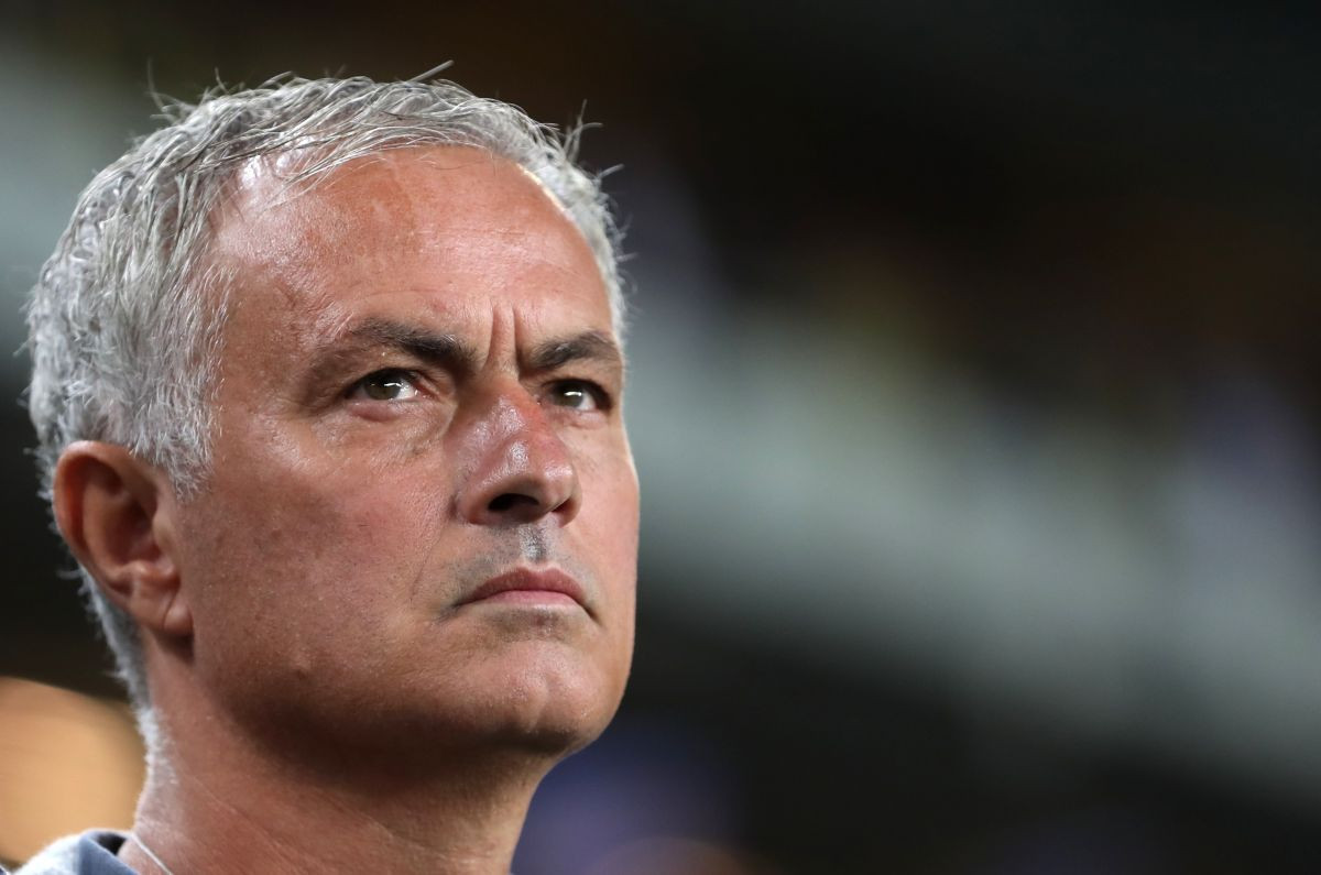 Jose Mourinho: "Svaka čast Messiju i Cristianu Ronaldu, ali niko nije bolji od ovog igrača!" Jose Mourinho: "Svaka čast Messiju i Cristianu Ronaldu, ali niko nije bolji od ovog igrača!"