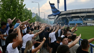 Manijaci došli na trening FK Željezničar i fudbalerima svog tima pružili veliku podršku