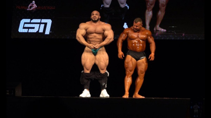 Ogromni Adolf Burghard je podigao publiku na noge, ali onda je na binu izašao Big Ramy