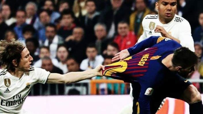 Luka Modrić je očito htio svim silama kući da ponese dres Lionela Messija