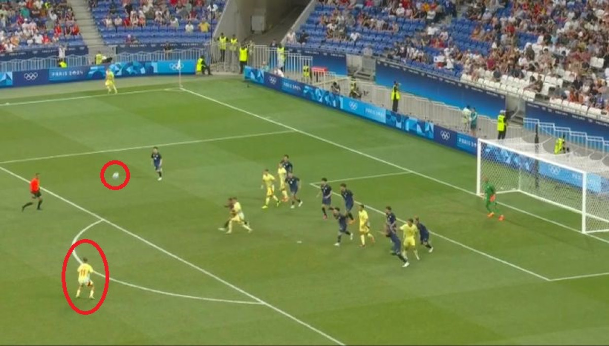 Nestvarno šta je veznjak Barcelone izveo na Olimpijadi, centaršut iz kornera, a onda spektakl! Nestvarno šta je veznjak Barcelone izveo na Olimpijadi, centaršut iz kornera, a onda spektakl!