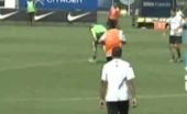 Riquelme na treningu Boce napucao trenera loptom u glavu