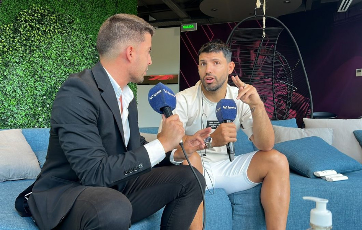 Aguero sretan što je živ, a sada smatra da zna razloge zašto je skoro doživio srčani udar Aguero sretan što je živ, a sada smatra da zna razloge zašto je skoro doživio srčani udar