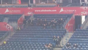 Scene kakve Srbija ne pamti - 'Ljudi u crnom' su pred Grobarima postali manji od makovog zrna