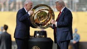 Chelsea osvojio prvenstvo pa dobio kopiju trofeja jer je orginalni kod Donalda Trumpa