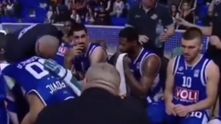 Repeša divljao na time-outu: "Pa nije ovo privatna zabava Bog vas je..."