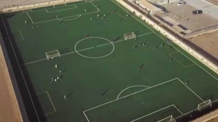 Uz fudbal je sve lakše: Izbjeglički kamp dobio teren