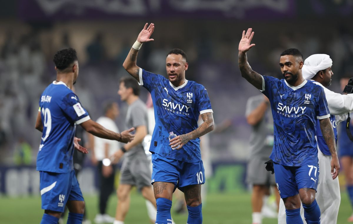 Neymar žestoko odgovorio na tvrdnje da se potukao s trenerom i da je tražio da dobije otkaz Neymar žestoko odgovorio na tvrdnje da se potukao s trenerom i da je tražio da dobije otkaz