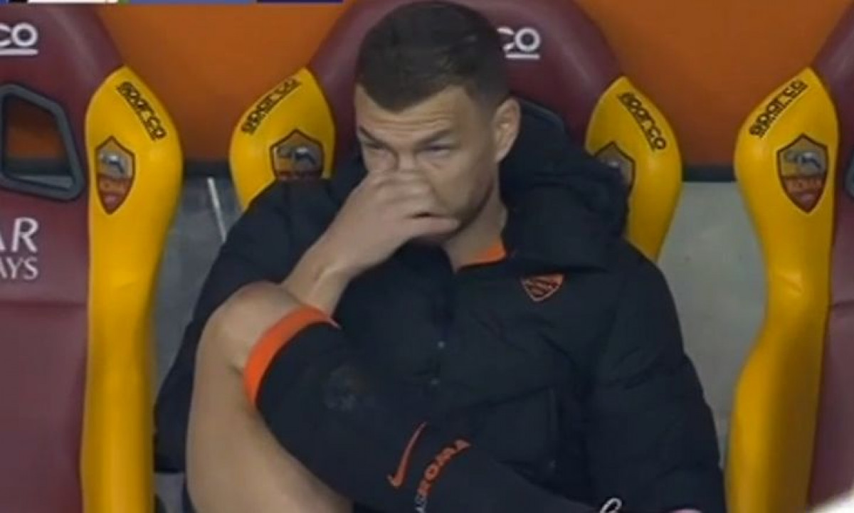 Džeko nije bio baš sretan što ga je Fonseca izveo iz igre Džeko nije bio baš sretan što ga je Fonseca izveo iz igre