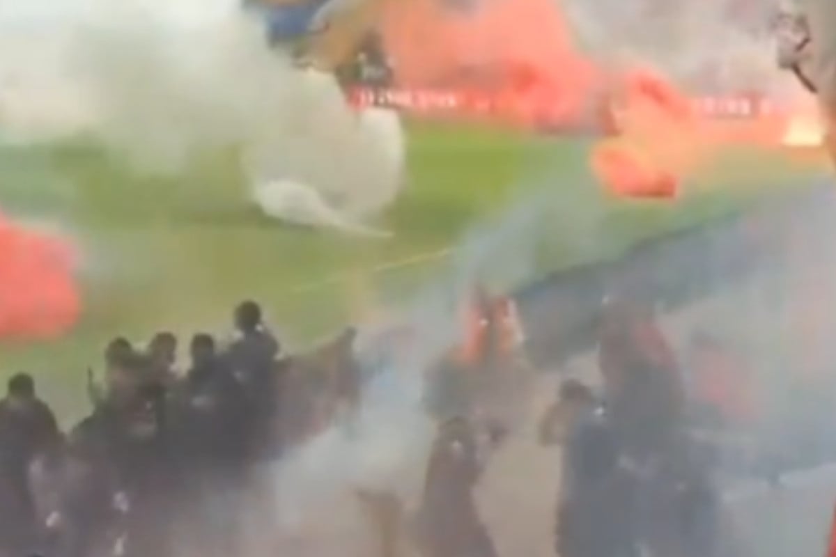 Haos u Tel Avivu: Izraelski derbi prekinut prije samog početka zbog opasnosti po živote Haos u Tel Avivu: Izraelski derbi prekinut prije samog početka zbog opasnosti po živote