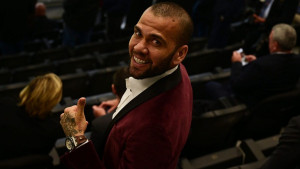 Dani Alves ponovo trenira sa Barcelonom i tako će biti u narednim sedmicama
