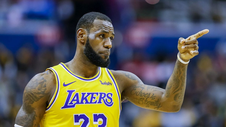 LeBron James u posebnim patikama prestigao Jordana, čestitao mu i sam "Gospodin Zrak"
