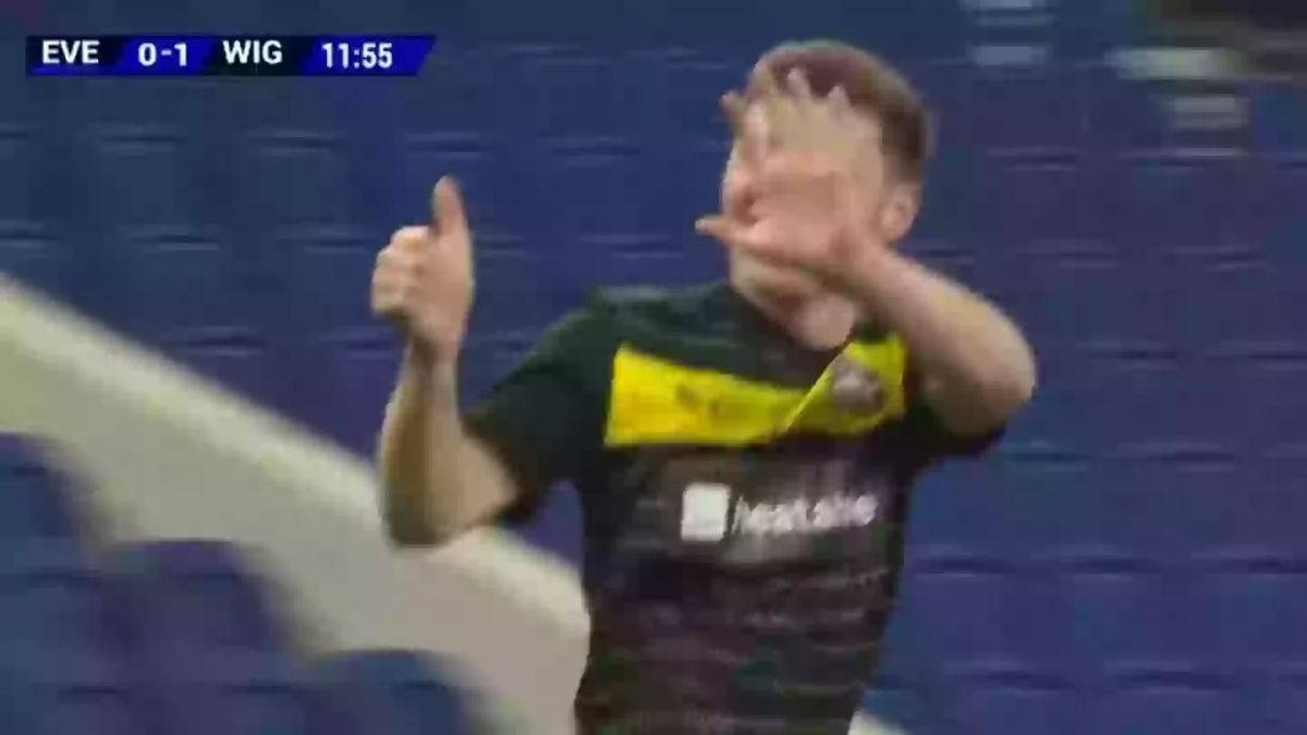 Momak koji je ismijavao Everton sinoć, jutros otišao korak dalje, u sve je "umiješao" i Slota Momak koji je ismijavao Everton sinoć, jutros otišao korak dalje, u sve je "umiješao" i Slota