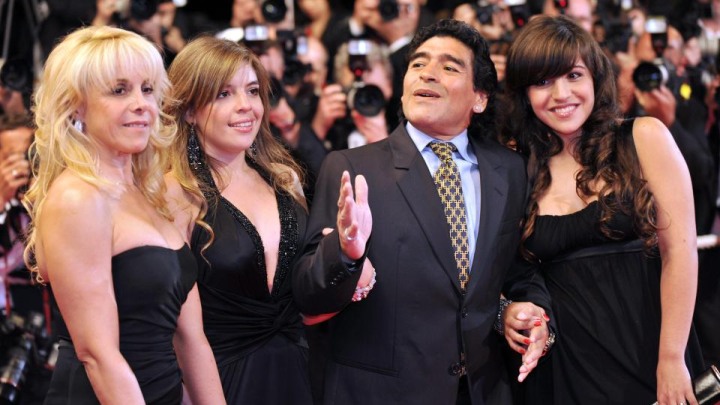 Maradona smatra da su ga kćerke prevarile