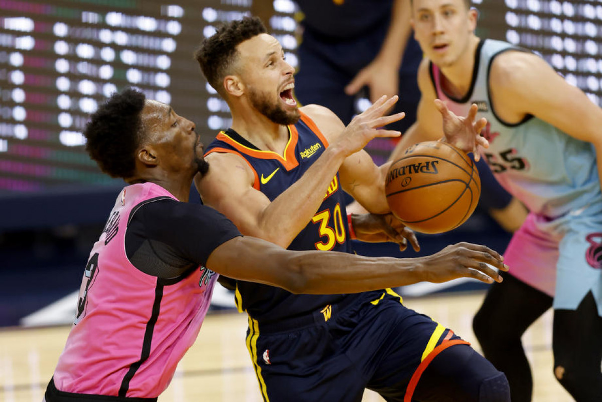 Nestvaran preokret Warriorsa, sjajni Lillard uništio Pelicanse, Jazzeri nastavljaju gaziti Nestvaran preokret Warriorsa, sjajni Lillard uništio Pelicanse, Jazzeri nastavljaju gaziti