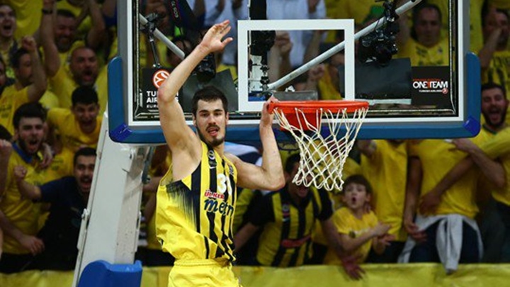 Kalinić vodio Fener do pobjede nad Banvitom Kalinić vodio Fener do pobjede nad Banvitom