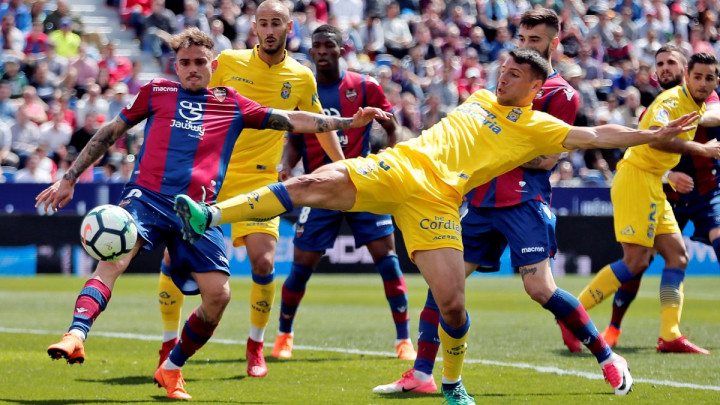 Levante s igračem manje do velike pobjede protiv Las Palmasa