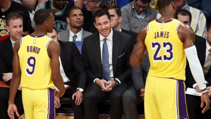 Lakersi ostali bez trenera