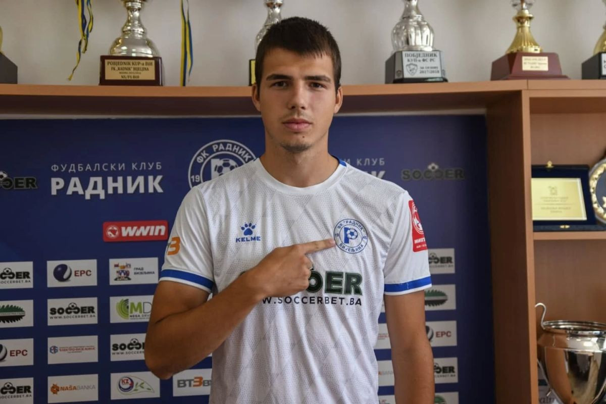Novi Pazar ponovo razočarao navijače! Radnik slavio nakon preokreta, o golu Čumića će se pričati Novi Pazar ponovo razočarao navijače! Radnik slavio nakon preokreta, o golu Čumića će se pričati