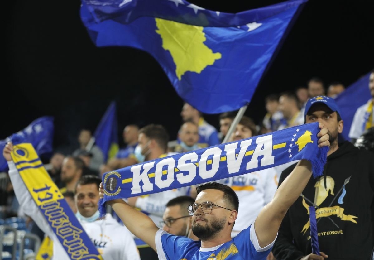 Zbog Kosova su u panici pred utakmicu godine: "Ne smijete unositi zastave" Zbog Kosova su u panici pred utakmicu godine: "Ne smijete unositi zastave"