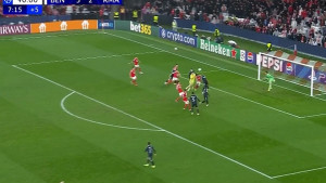 Ne, ovo nije film! Na semaforu 98. minuta, a golman Trubin zabija gol Realu za čudo Benfice