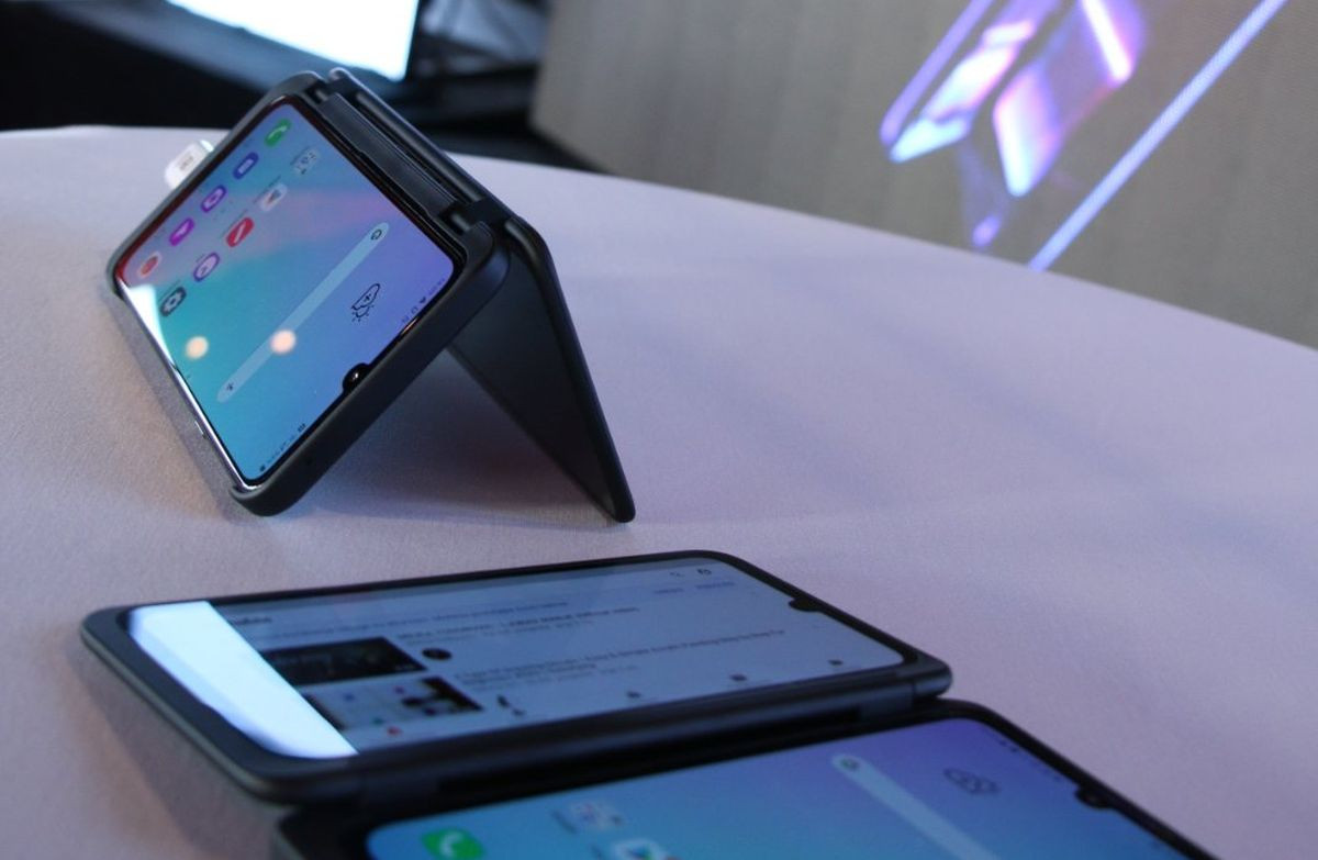 Prvi pametni telefon na svijetu sa dvostrukim odvojivim OLED ekranom stigao na BH tržište