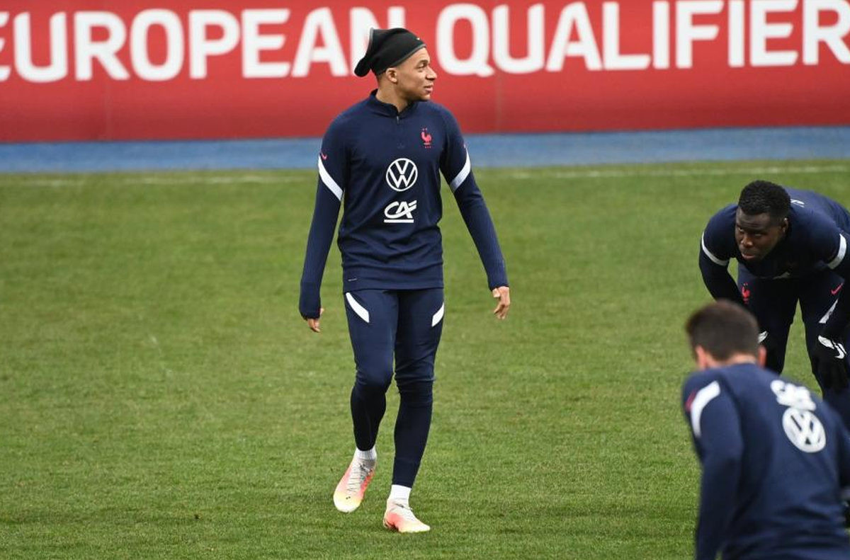 Najveće zvijezde evropskog nogometa trenirale na Grbavici, Deschamps odredio sastav Najveće zvijezde evropskog nogometa trenirale na Grbavici, Deschamps odredio sastav