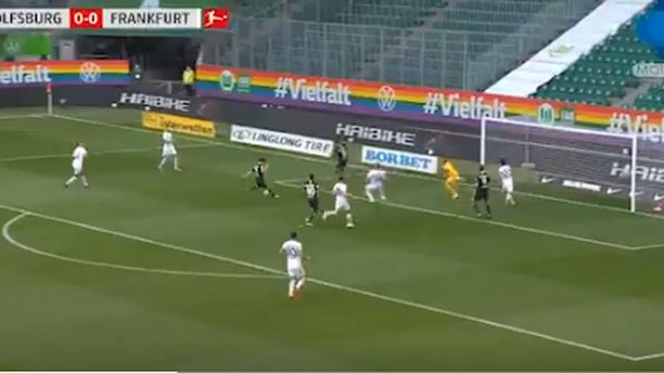 Brekalo promašio nemoguće protiv Eintrachta