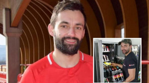 Nekada igrao Hajduk, a sada putuje u Austriju na utakmice i puni aparate za kafu, hranu i piće