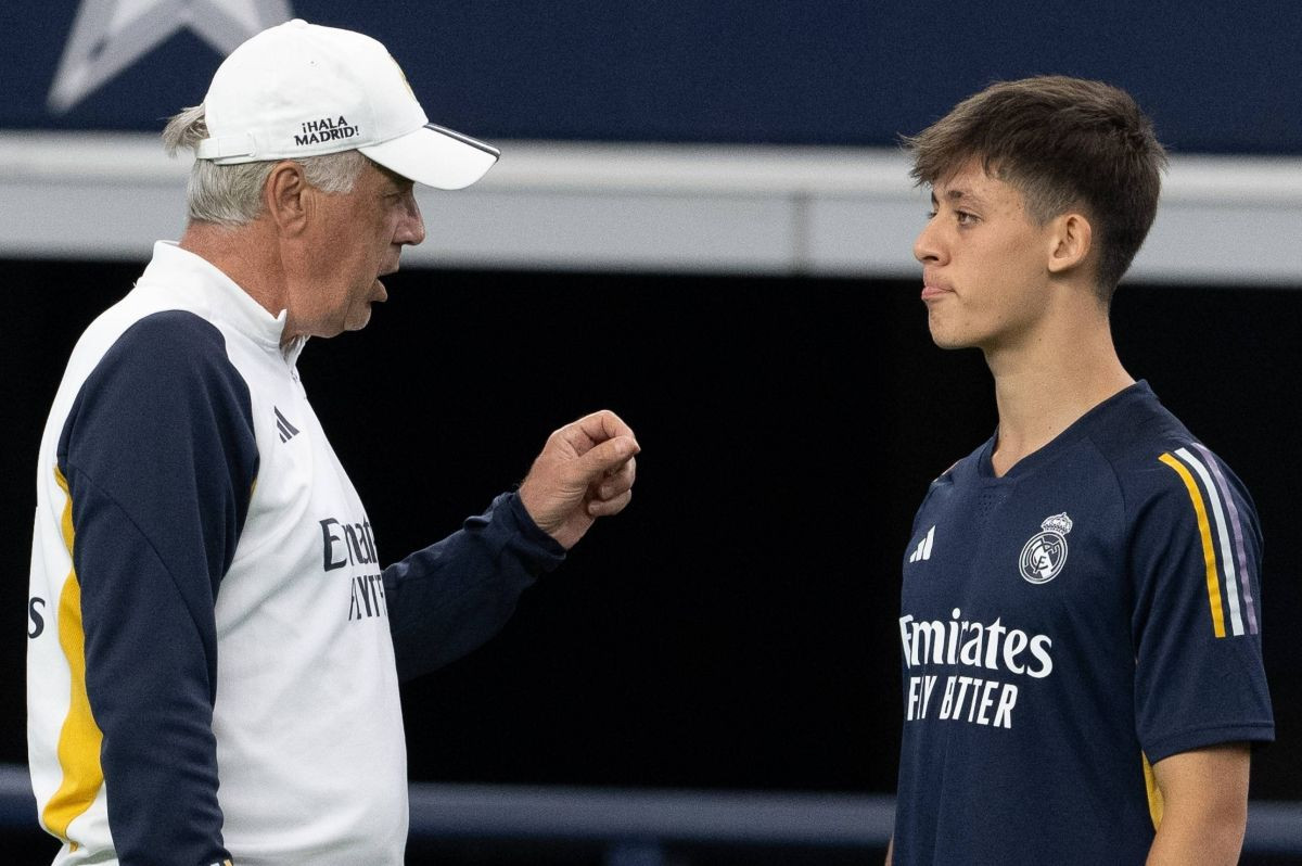 Ni s kim se Ancelotti ne igra kao s Gulerom, sad mu je to i priznao: "Arda, moguće je da si..." Ni s kim se Ancelotti ne igra kao s Gulerom, sad mu je to i priznao: "Arda, moguće je da si..."