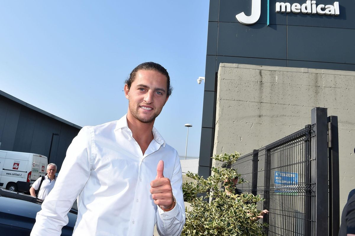 Mama mu je pokvarila željeni transfer i poslala ga je u Juventus, ali sad on odlučuje