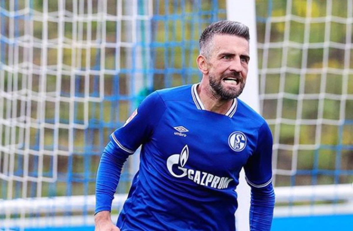 Još uvijek nije za penzije: Sjajan gol Ibiševića u pobjedi Schalkea Još uvijek nije za penzije: Sjajan gol Ibiševića u pobjedi Schalkea