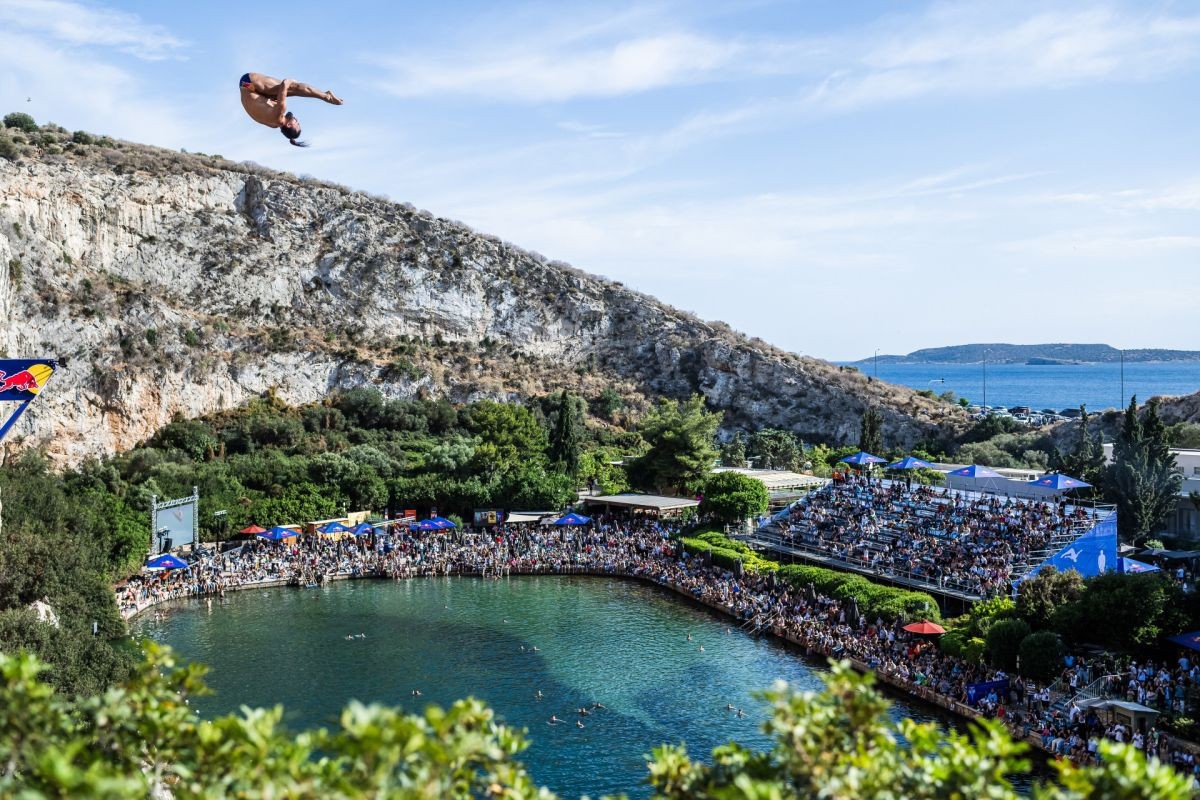 Carlson i Popovici pobjedama u Grčkoj otvorili novu sezonu Red Bull Cliff Diving Svjetske serije