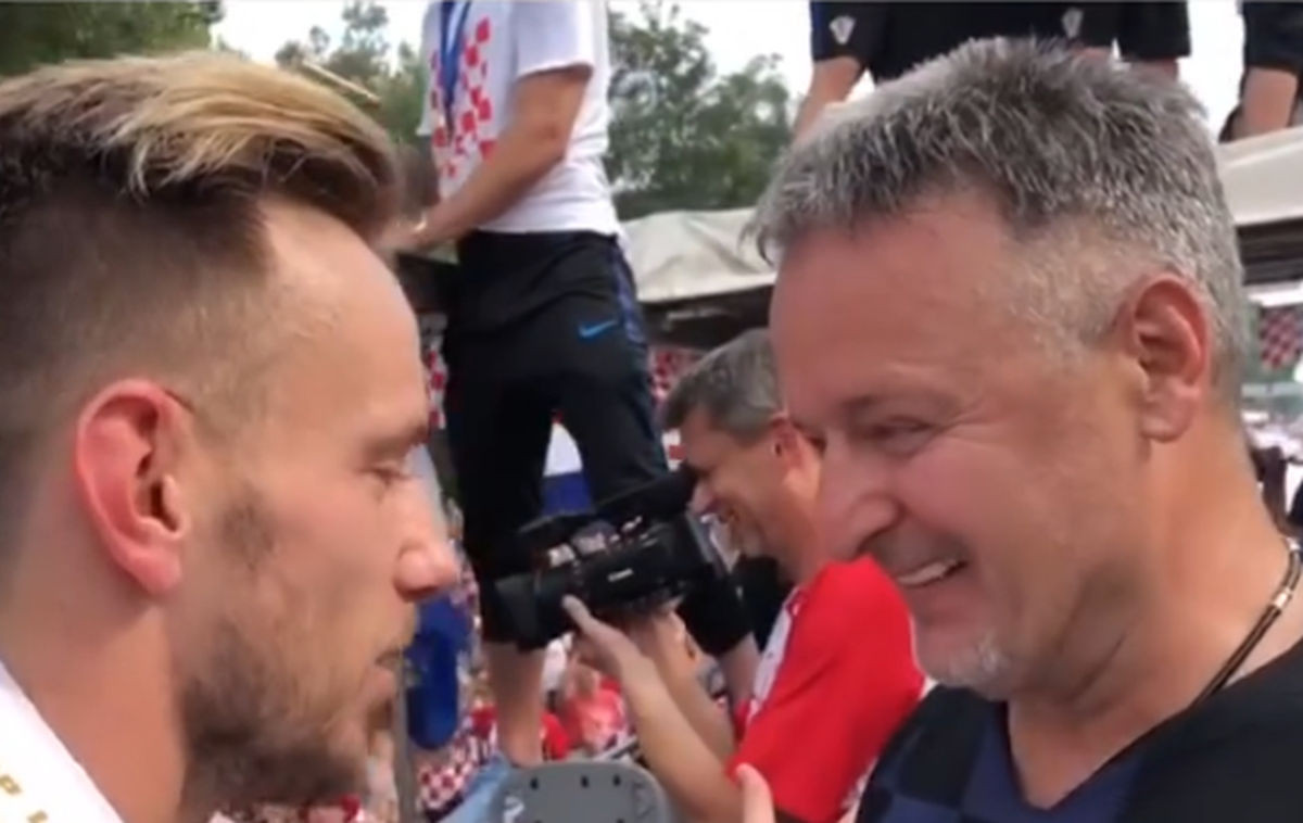 Slavni Srbin iz Bosne ugledao Rakitića i Thompsona pa napravio neoprostivo: "Nisam to uradio da..." Slavni Srbin iz Bosne ugledao Rakitića i Thompsona pa napravio neoprostivo: "Nisam to uradio da..."