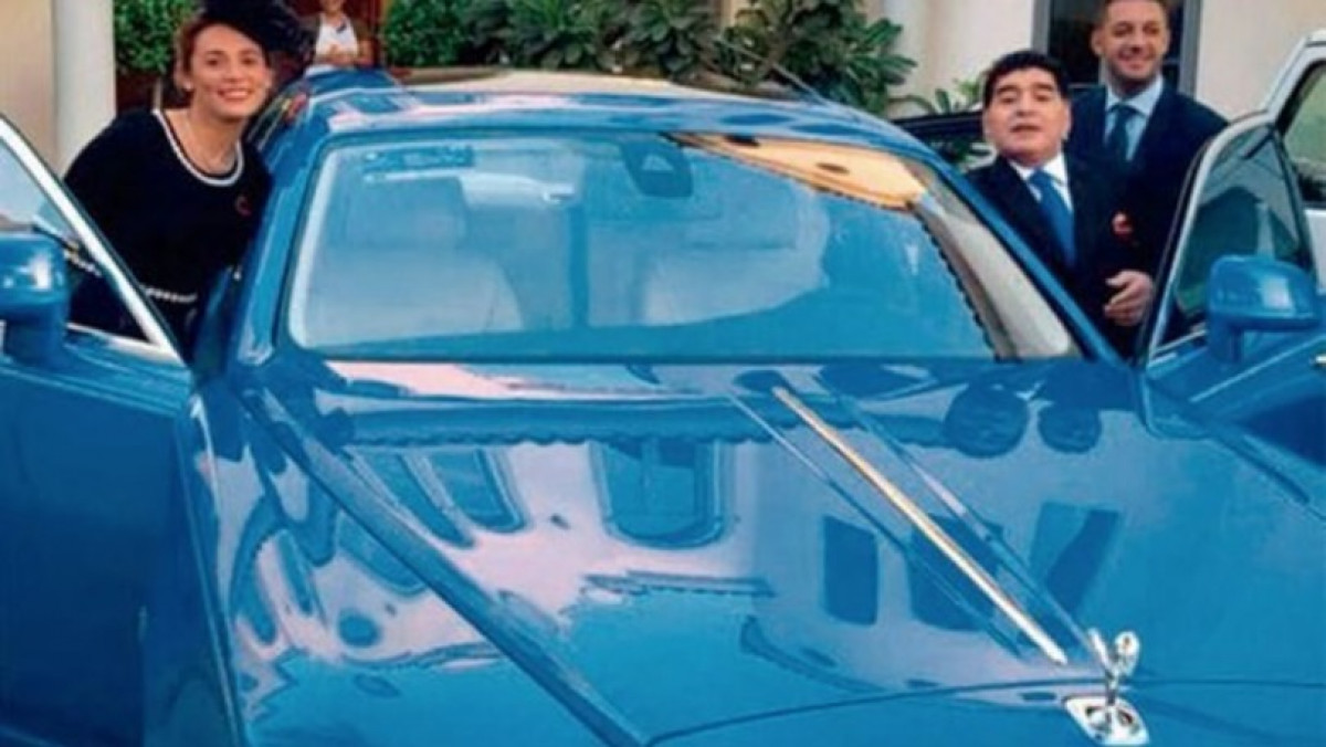 Prodaje se luksuzni automobil koji je pripadao Diegu Maradoni