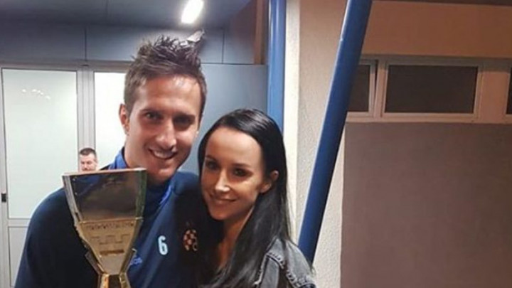 Gavranović s trudnom suprugom slavio titulu, pa "prozvao" Hajrovića