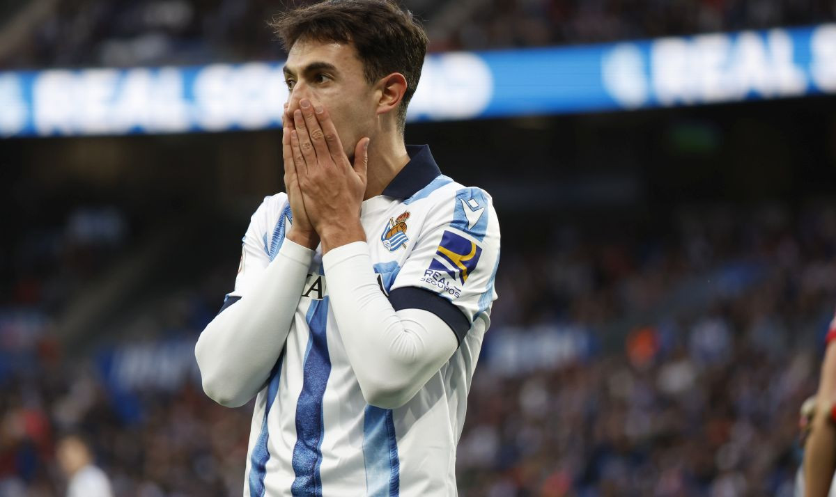 Odbio Liverpool, pa ih mjesec dana kasnije sam nazvao i sada ih moli da ga kupe u januaru Odbio Liverpool, pa ih mjesec dana kasnije sam nazvao i sada ih moli da ga kupe u januaru